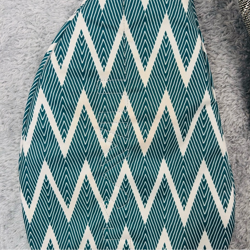 Kavu Chevron Rope Sling Bag Blue and Cream Organization Storage Pockets - Picture 14 of 15